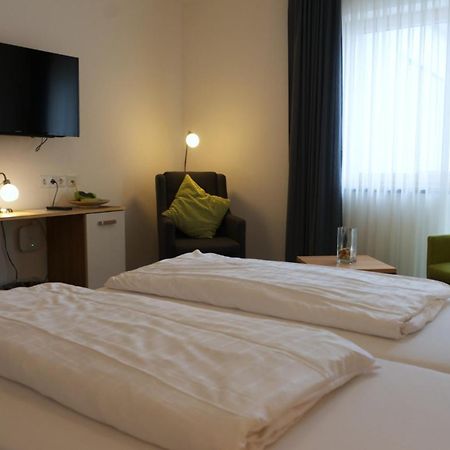 Weinhaus Am Schieferfels Bed & Breakfast Veldenz Dış mekan fotoğraf