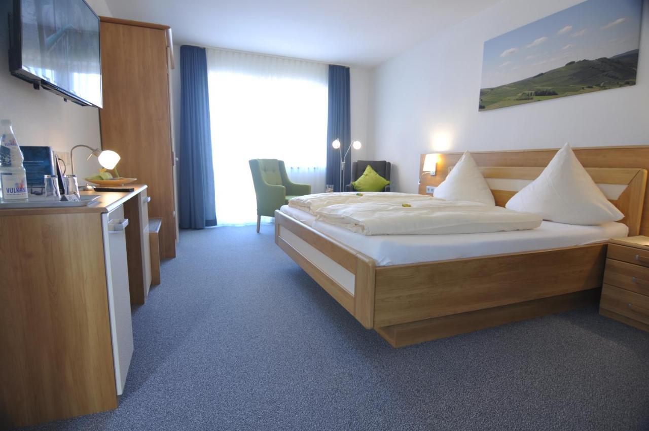 Weinhaus Am Schieferfels Bed & Breakfast Veldenz Dış mekan fotoğraf