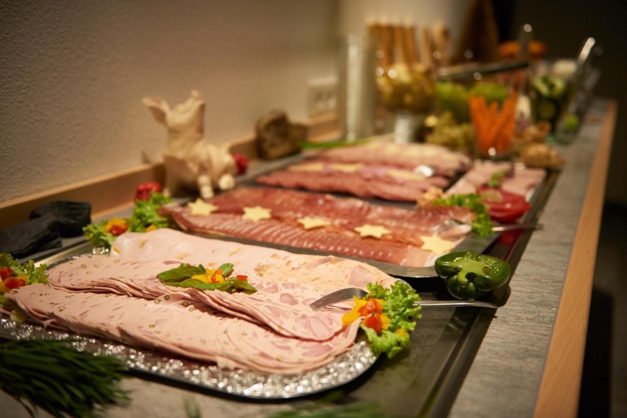 Weinhaus Am Schieferfels Bed & Breakfast Veldenz Dış mekan fotoğraf