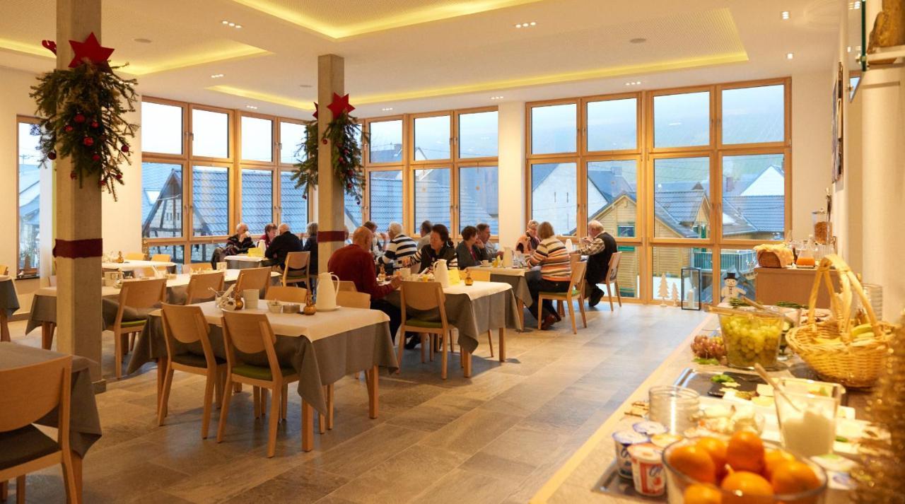 Weinhaus Am Schieferfels Bed & Breakfast Veldenz Dış mekan fotoğraf