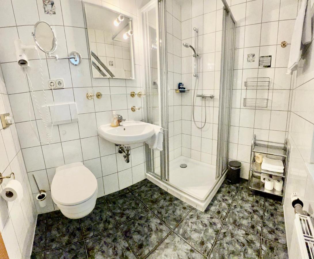 Weinhaus Am Schieferfels Bed & Breakfast Veldenz Dış mekan fotoğraf