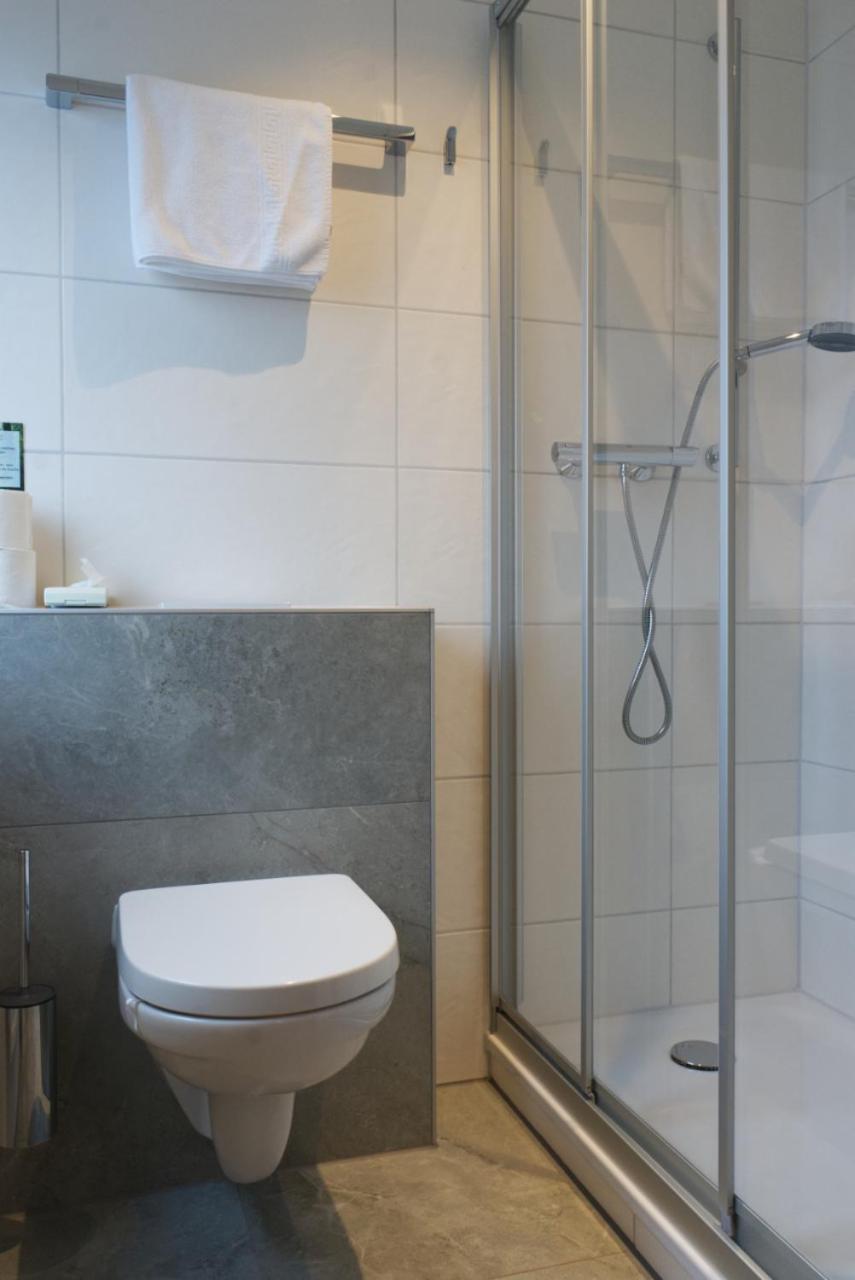Weinhaus Am Schieferfels Bed & Breakfast Veldenz Dış mekan fotoğraf